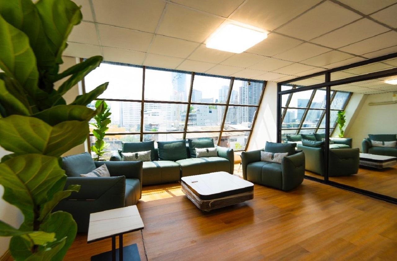 Sapphire Hotel Silom בנגקוק מראה חיצוני תמונה The lounge at the airport