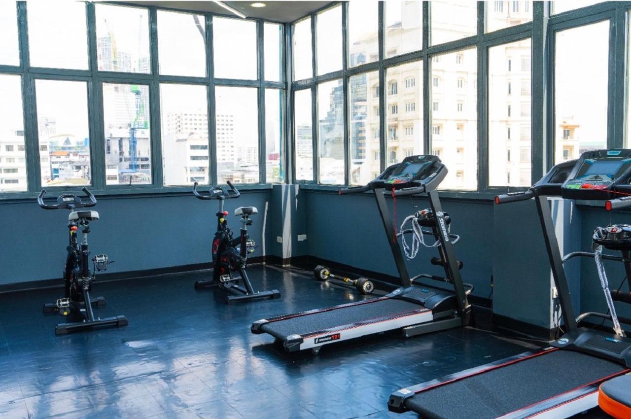Sapphire Hotel Silom בנגקוק מראה חיצוני תמונה The gym at the hotel