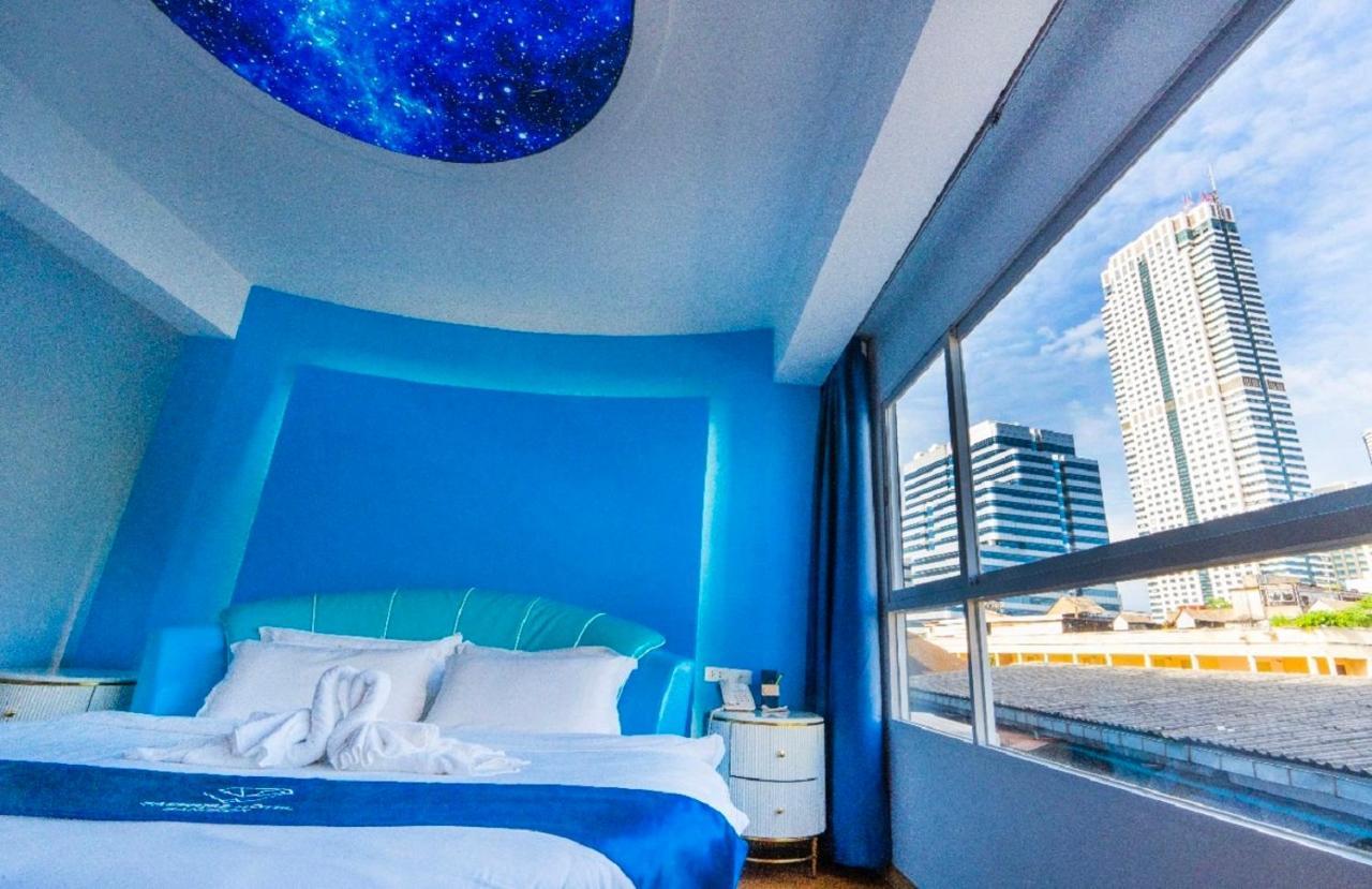 Sapphire Hotel Silom בנגקוק מראה חיצוני תמונה A room at the hotel