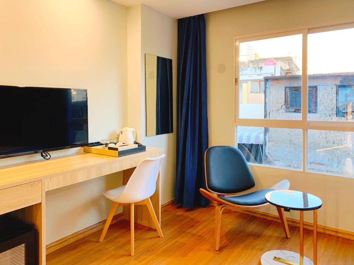 Sapphire Hotel Silom בנגקוק מראה חיצוני תמונה A room at the hotel